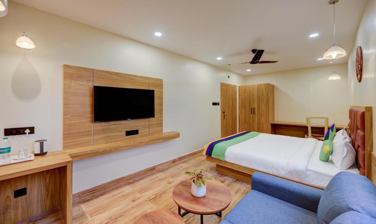 Treebo Aasma Downtown Hotel Bhubaneswar Exterior photo